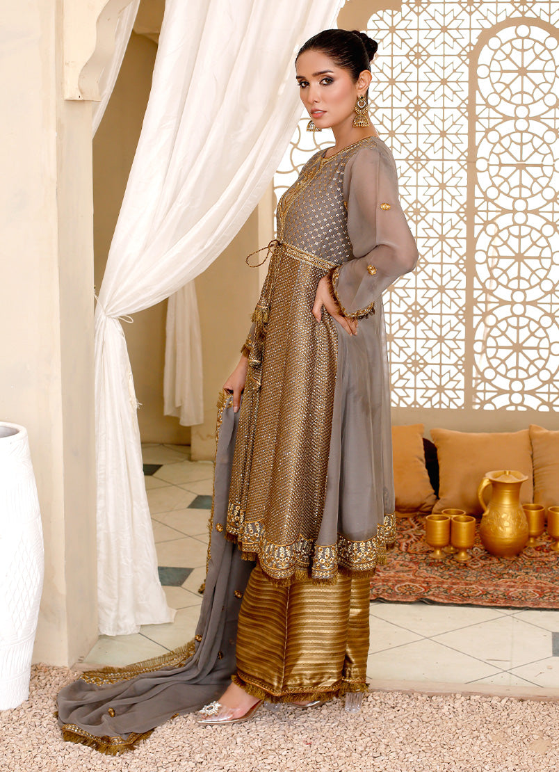 Regal Mirror Elegance