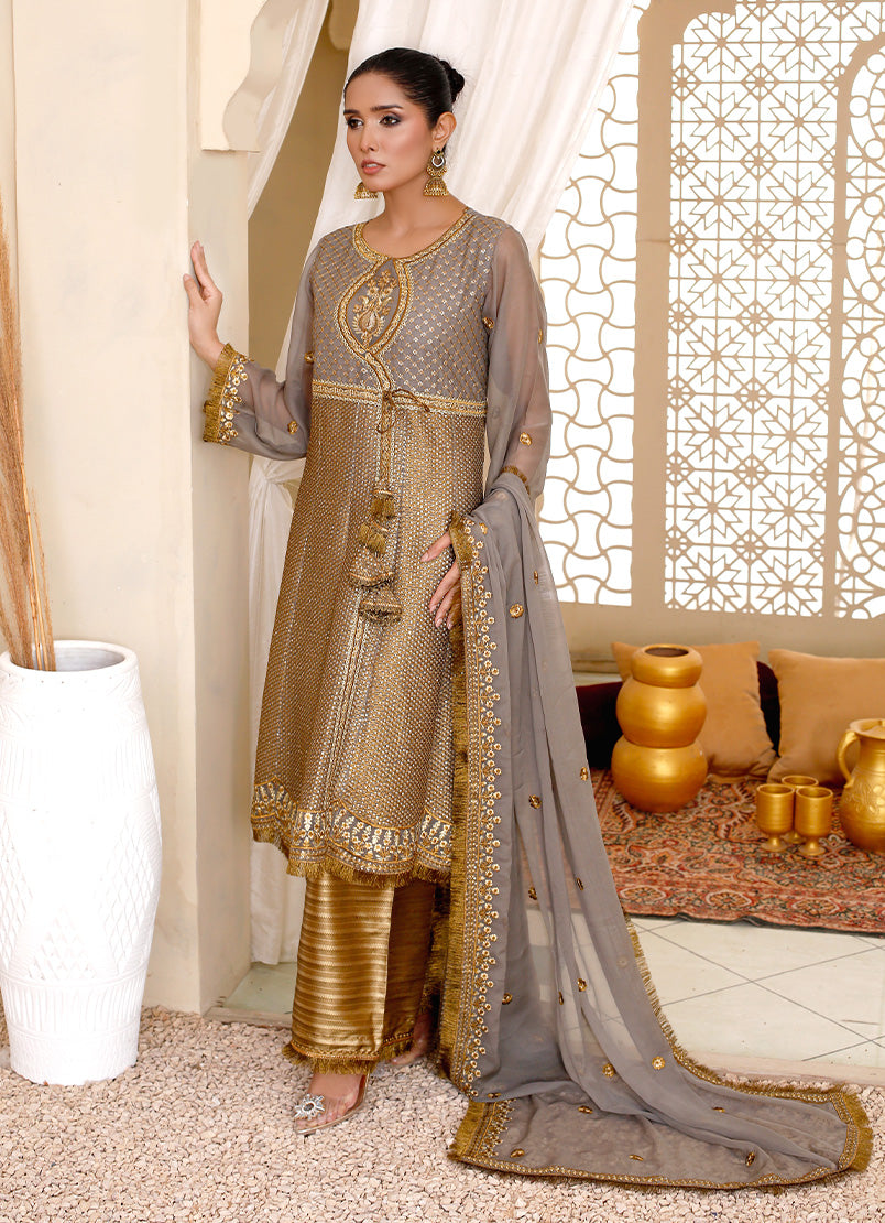 Regal Mirror Elegance