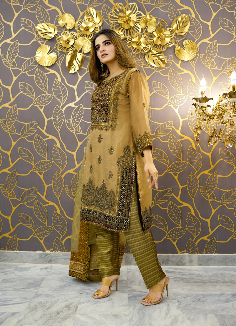 Gilded skin Elegance