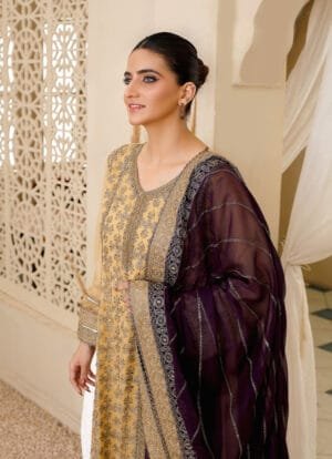 Alternative view of Crimson Nugget Grace