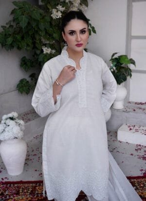 Alternative view of Unstitched 3 PC