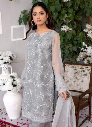 Alternative view of Unstitched 3 PC