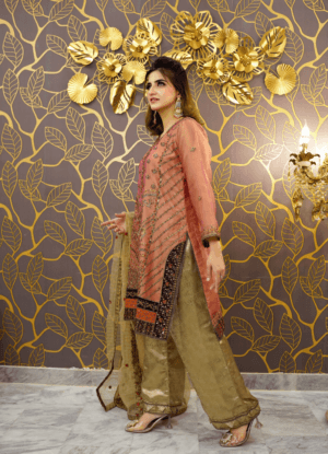 Alternative view of Elegance pink Attire