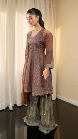 Alternative view of Tea pink Regal Elegance